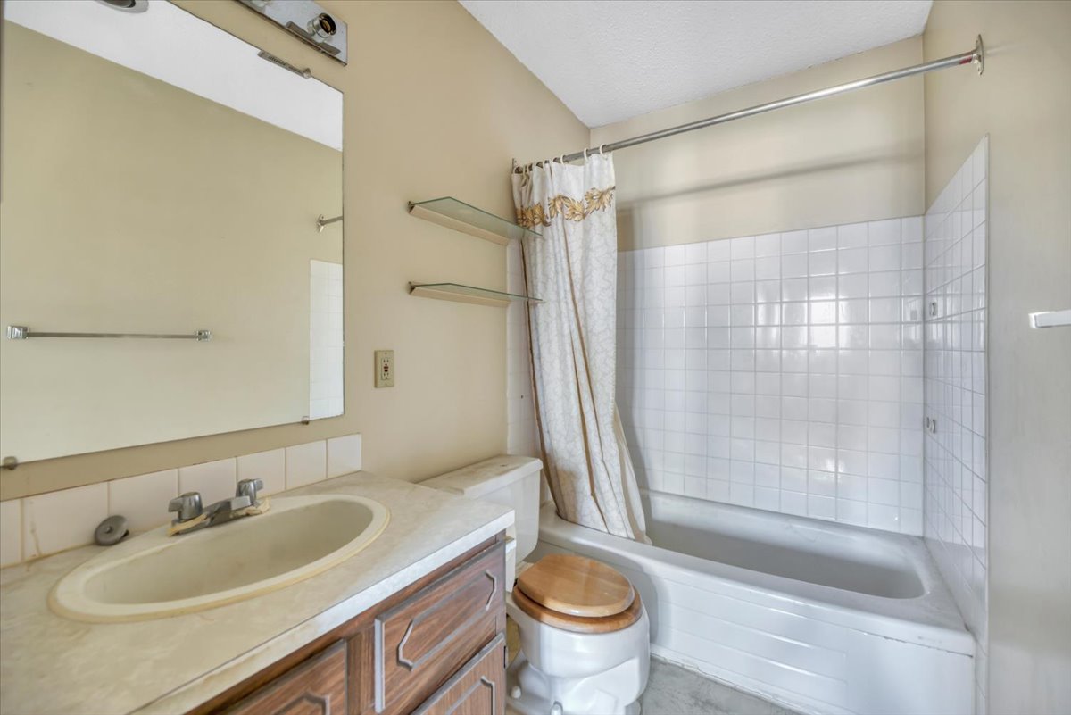 3755 Whitehorn Drive NE bathroom