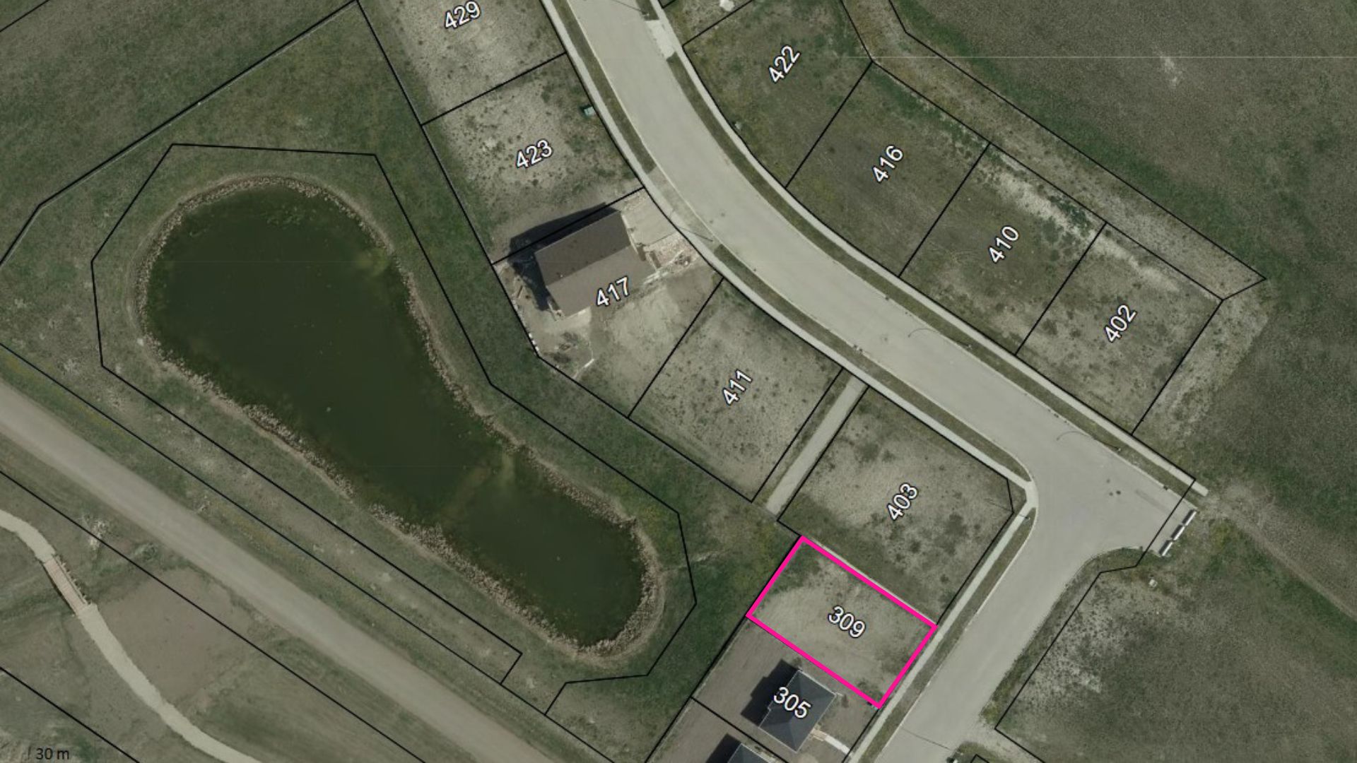 309 3 Street W Standard residential lot