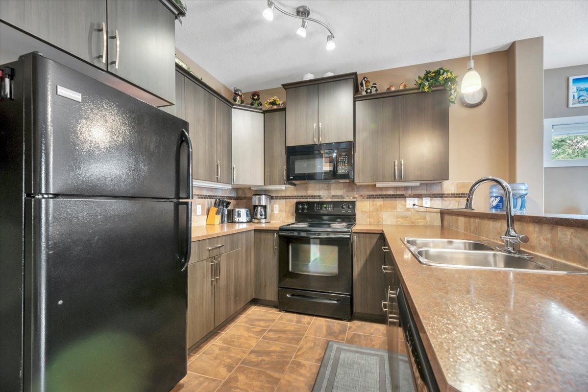331 Ranch Ridge Meadow kitchen