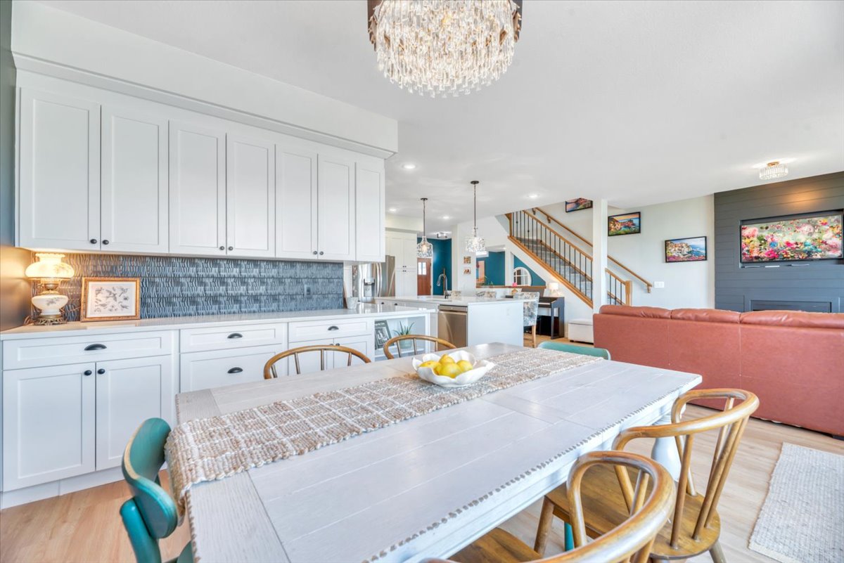 Dining room at 835 Lakewood Circle Strathmore