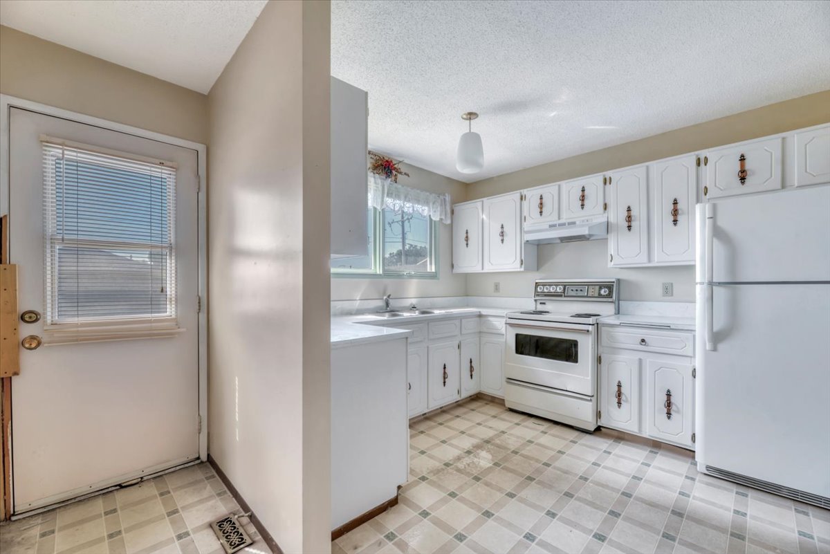 3755 Whitehorn Drive NE second kitchen view