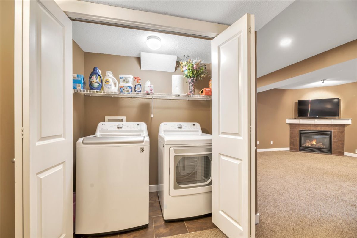 331 Ranch Ridge Meadow laundry area