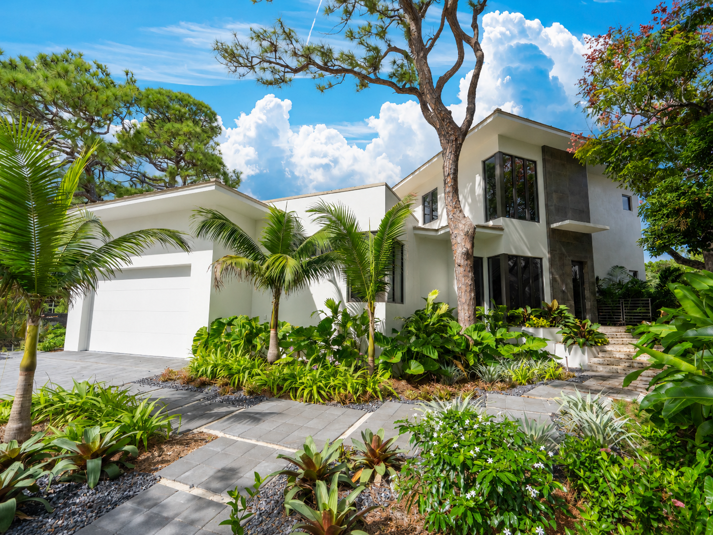 Contemporary luxury home in the Fort Lauderdale area
