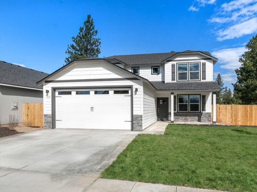 First time home buyer friendly 2000 sqft home with an open floorplan and an upgraded master bathroom in the Primary. First time home buyer friendly 2000 sqft home with an open floorplan and an upgraded master bathroom in the Primary.
