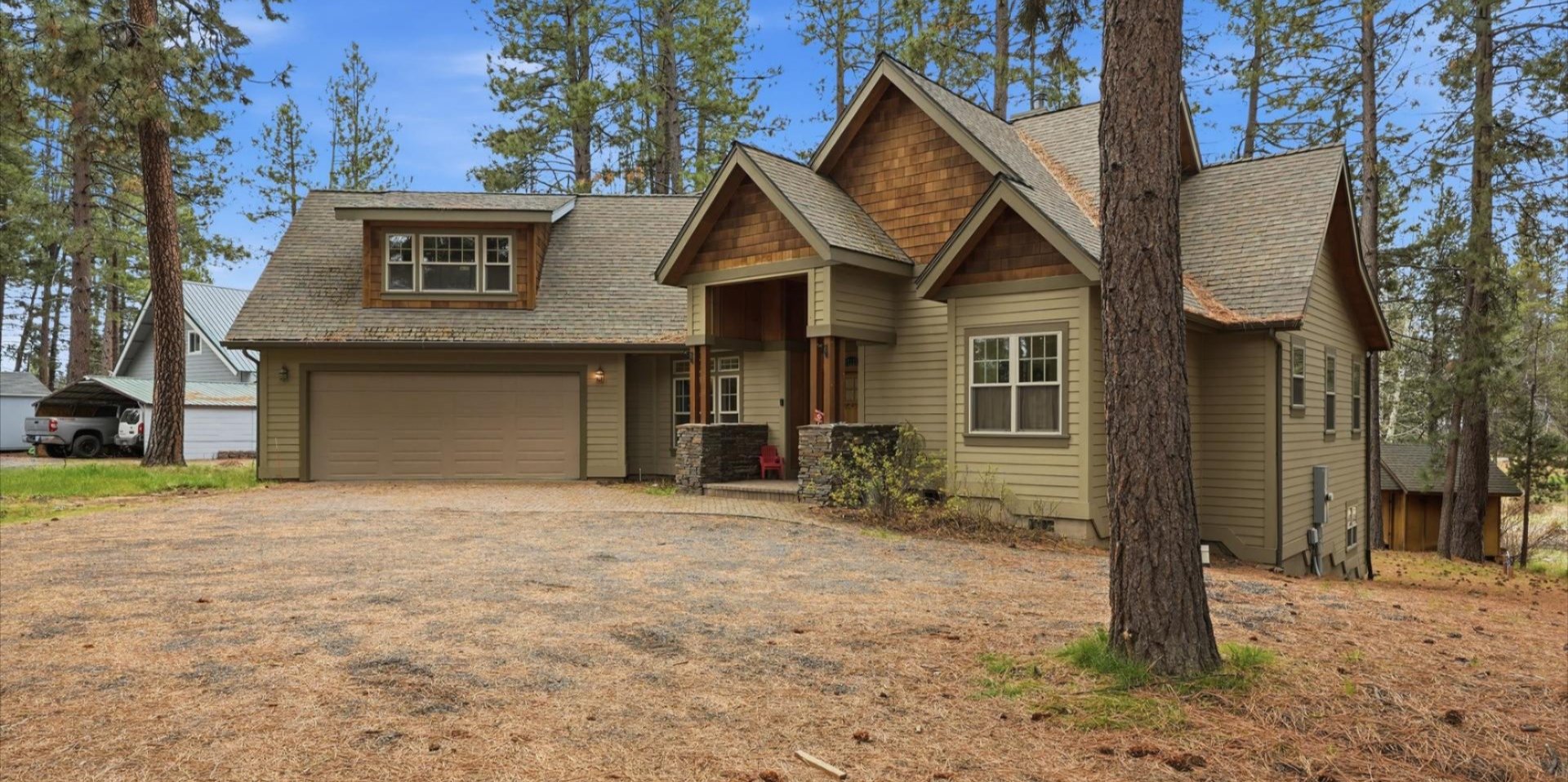 Sitting adjacent to the Deschutes Canal, this beautiful Sunriver home boasts 3671 sqft, set nested under ponderosa pines. Sitting adjacent to the Deschutes Canal, this beautiful Sunriver home boasts 3671 sqft, set nested under ponderosa pines.