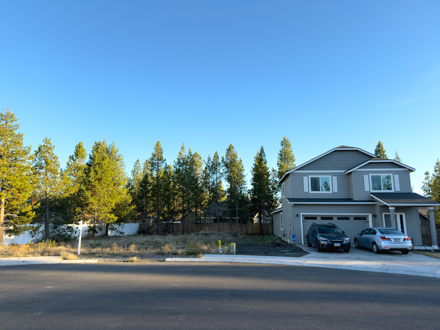 16631 Landing Ct La Pine is the last buildable lot in the Pine Landing subdivision off of Hinkle Way, a ten unit subdivision in Central Oregon. 16631 Landing Ct La Pine is the last buildable lot in the Pine Landing subdivision off of Hinkle Way, a ten unit subdivision in Central Oregon.