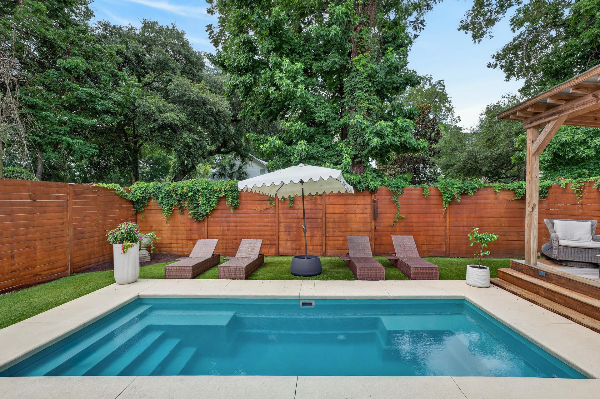 Pool loungers